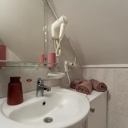 Erika Apartmanhaz Lägenhet Gyula