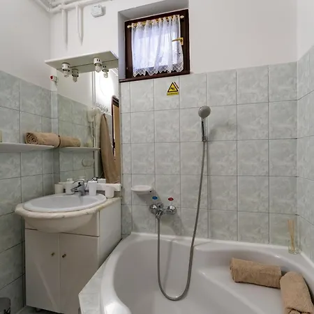 Erika Apartmanhaz Lägenhet *