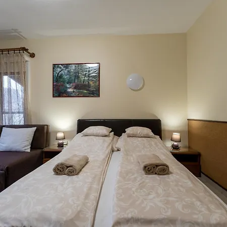 Erika Apartmanhaz Lägenhet *