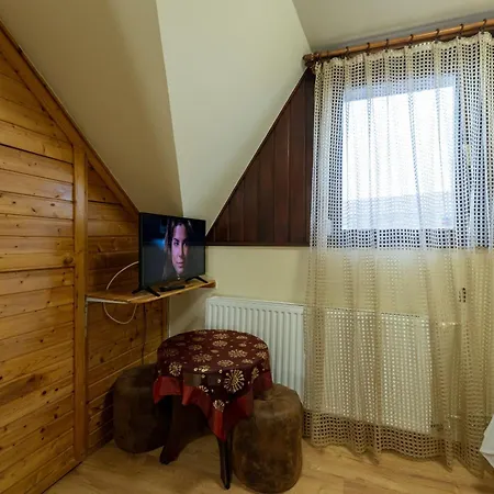 Erika Apartman *